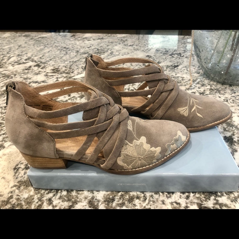 Gorgeous Sundance Shoes
